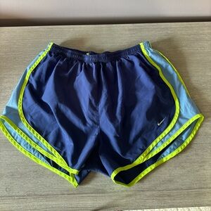 Nike Women’s Running Shorts Large